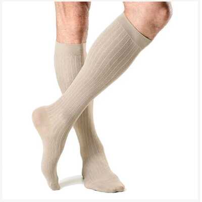 Meia De Compressão Masculina - Sigvaris 20-30 mmHg (Média Compressão) Style Elegância Actitud  - Panturrilha 3/4 - Ponteira Fechada