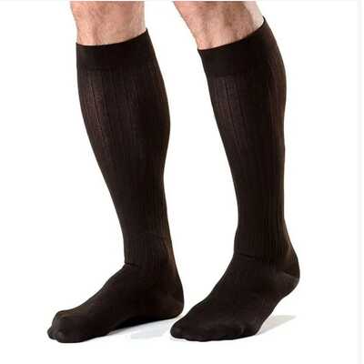 Meia De Compressão Masculina - Sigvaris 20-30 mmHg (Média Compressão) Style Elegância Actitud  - Panturrilha 3/4 - Ponteira Fechada